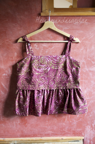 Top à volant batik bordeaux